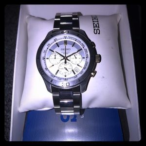 Seiko chronograph Men’s Watch (Brand new)😁